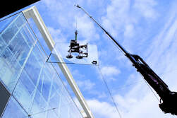 Kran mit Glassauger