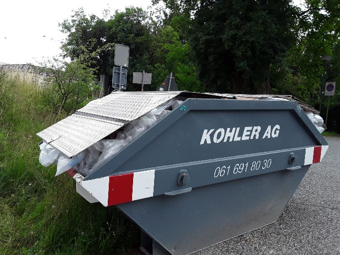 Korrekt geschlossene Deckelmulde